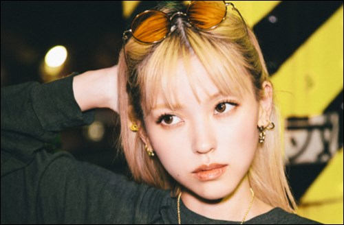 ロイ-RoE-「YY」歌詞意味は?!気分が盛り上がるポップなナンバー! | NEXT JOURNAL